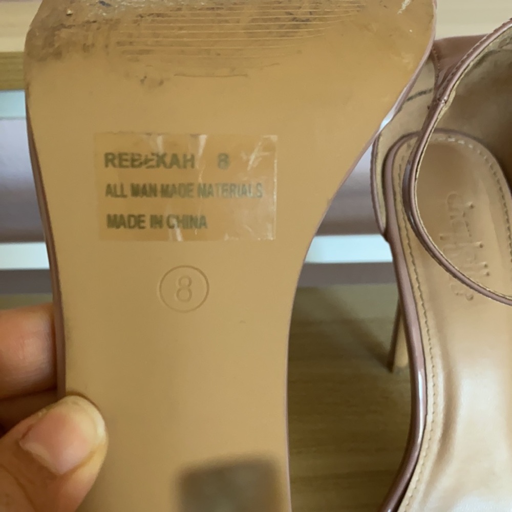 Heels - Picture 4 of 4